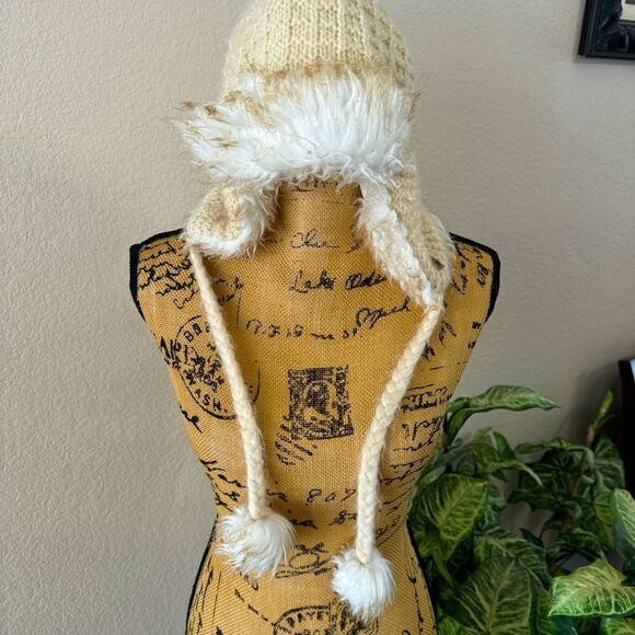 Roxy Women’s Winter Trapper Hat with Faux Fur - One Size - Picture 1 of 8